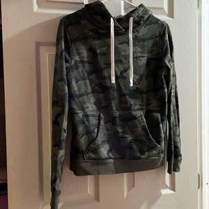 George camo sweater